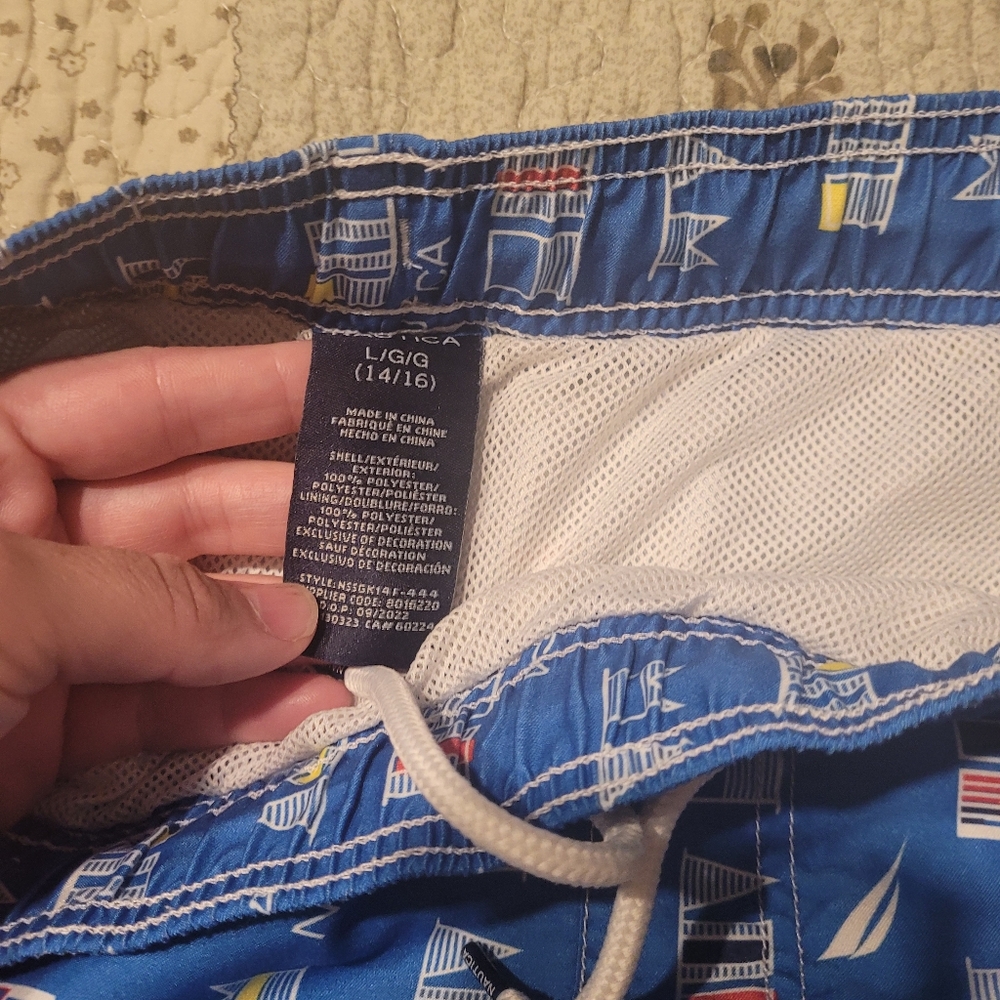 Bundle 2 Nike Swim shorts & 1 Nautica size L - Picture 4 of 16